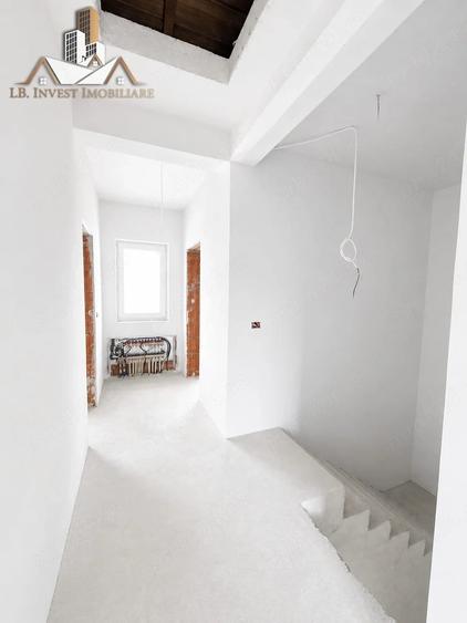Duplex modern de vanzare in Dumbravi?a separat prin garaj | 4 camere | - 7