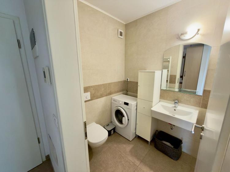 Apartament cu 2 camere decomandat, mobilat în Tractorul