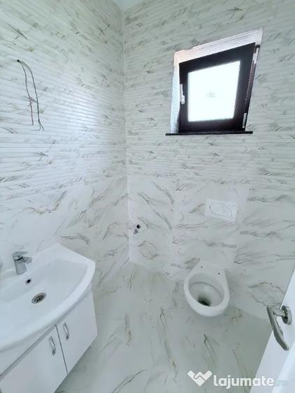 Casă cu 3 camere cu Teren 300 Mp în Central