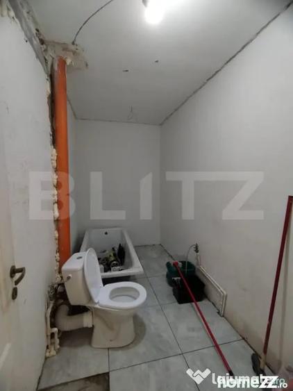 Apartament cu 3 camere nedecomandat în Valea Adâncă