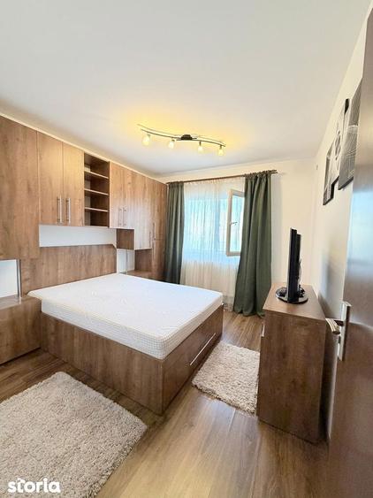 Apartament cu 3 camere decomandat, mobilat în Mircea cel Bătrân