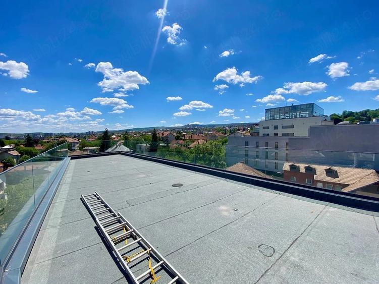 Apartament cu 3 camere semidecomandat în Calea Turzii