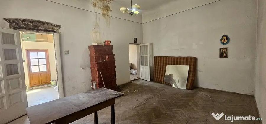 Casă cu 2 camere cu Teren 94 Mp în Gării