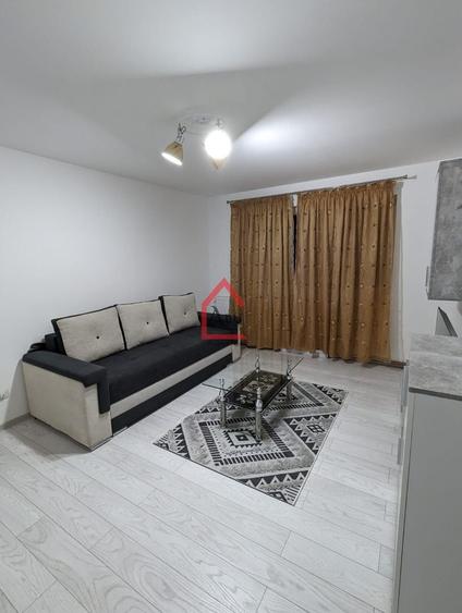 Apartament cu 3 camere semidecomandat în Dacia
