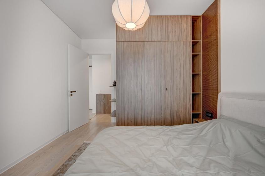 Apartament cu 2 camere semidecomandat, mobilat în Barbu Văcărescu