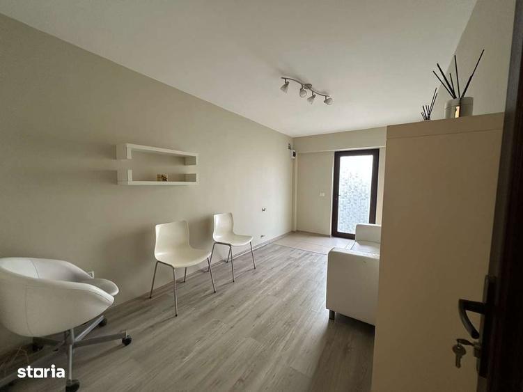 Spațiu comercial, de 15 mp, în Pelican