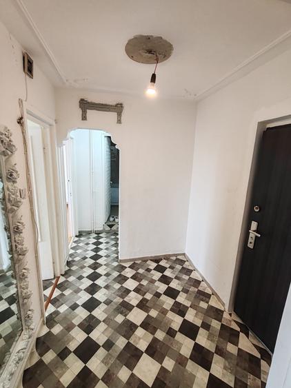 Apartament cu 2 camere decomandat în Casa de Cultură