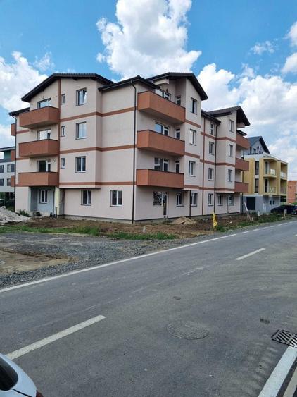 Apartament cu 2 camere decomandat în Giroc