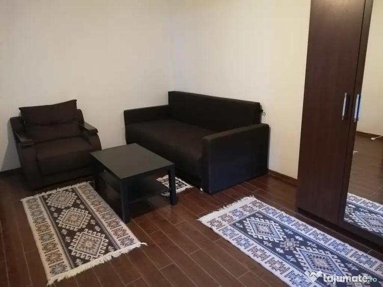 Garsonieră decomandată în Central
