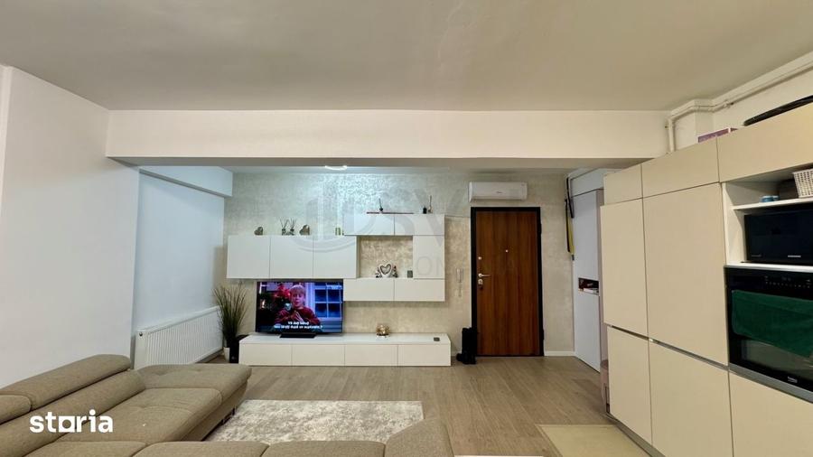Apartament cu 3 camere semidecomandat în Sisești