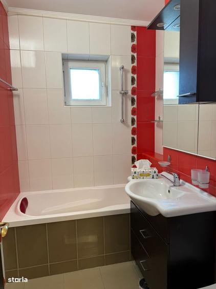 Apartament cu 3 camere decomandat în Nerva Traian
