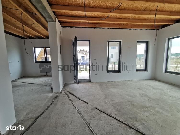 De vanzare casa cu 4 camere, la nivel semifinisat, Cihei - 9