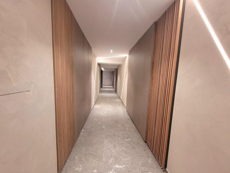 Apartament cu 2 camere nedecomandat în Tractorul