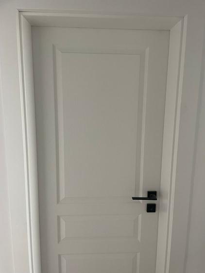 Apartament cu 3 camere decomandat în Tunari