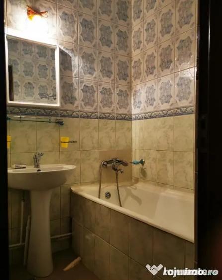 Garsonieră decomandată în Take Ionescu