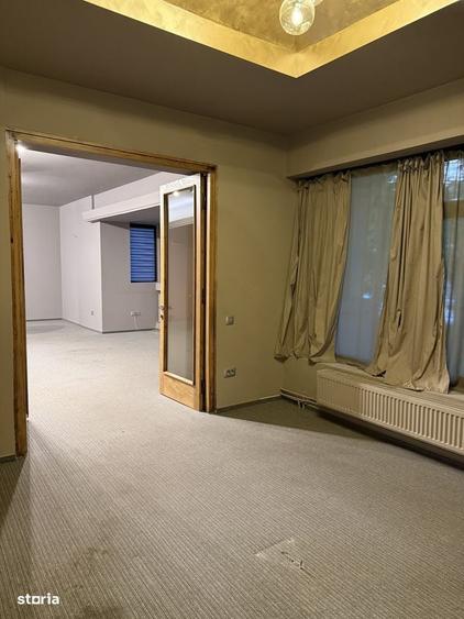 Apartament cu 3 camere în Piața Centrală