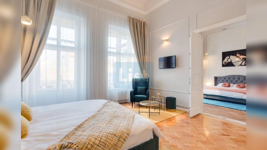 Apartament cu 4 camere semidecomandat, mobilat în Ultracentral