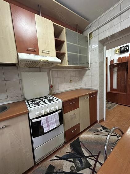 Apartament cu 3 camere semidecomandat în Dacia