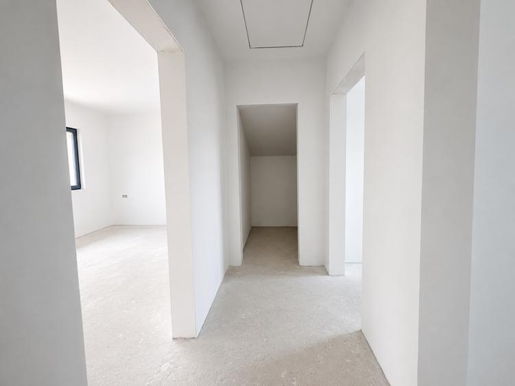 Casă individuală cu 4 camere cu Teren 340 Mp în Berceni