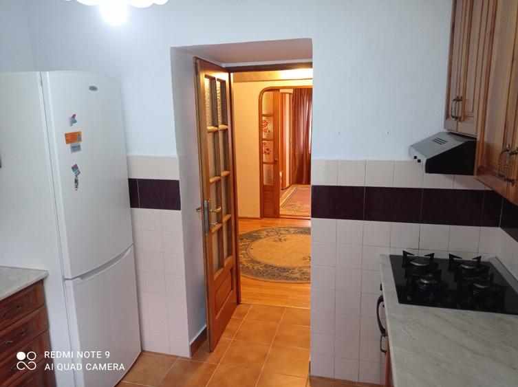 Apartament cu 4 camere decomandat în Sânmartin