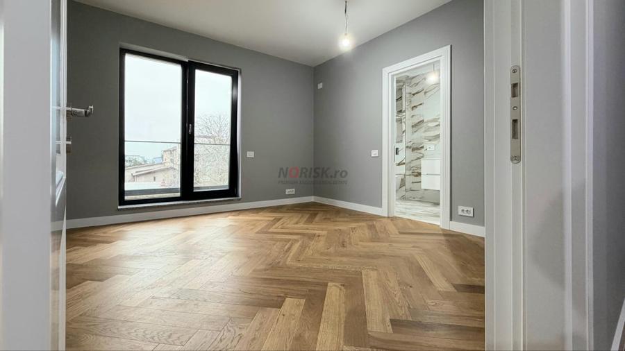 Apartament cu 3 camere decomandat în Aviației