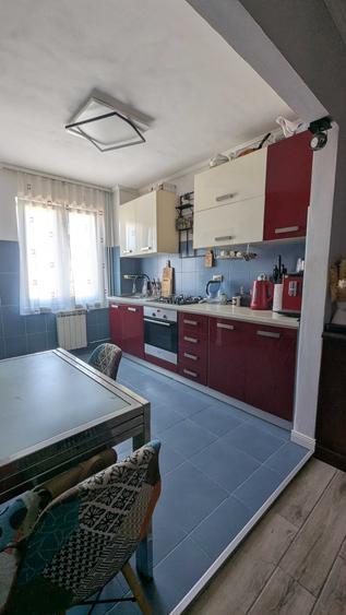 Apartament cu 3 camere decomandat în Rogerius