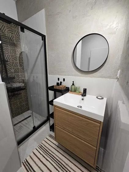 Apartament cu 2 camere semidecomandat, mobilat în Florești
