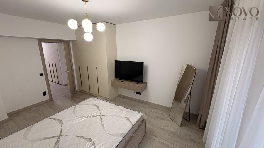 Apartament cu 3 camere semidecomandat, mobilat în Dristor