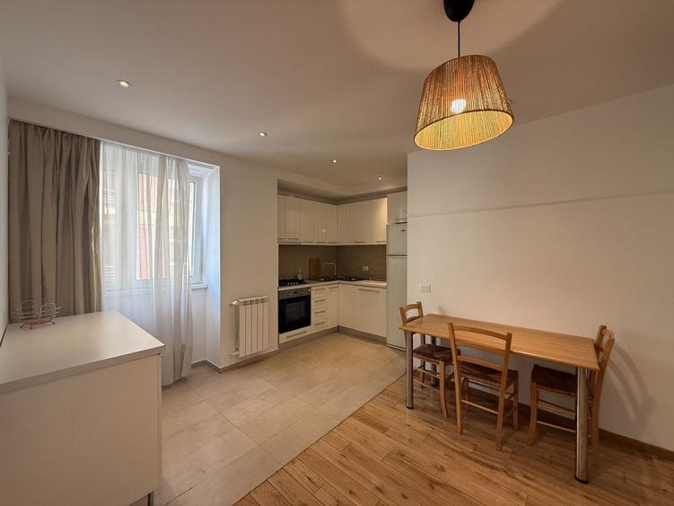 Apartament cu 3 camere decomandat, mobilat în Herăstrău