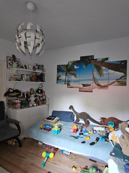 Casă individuală cu 7 camere cu Teren 250 Mp în Andronache