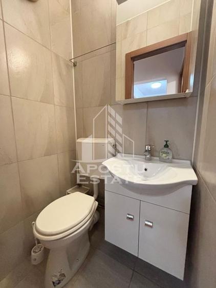 Apartament cu 4 camere decomandat în Medicină