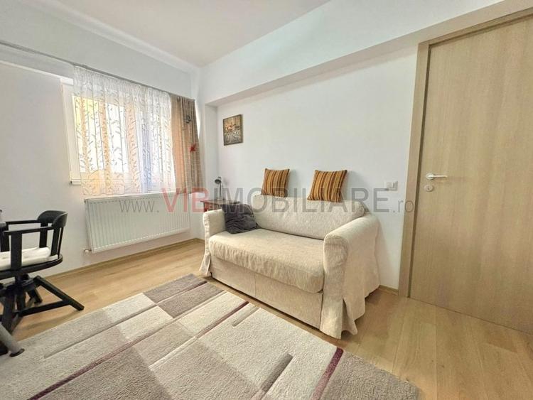 Apartament cu 3 camere semidecomandat în Gara de Nord