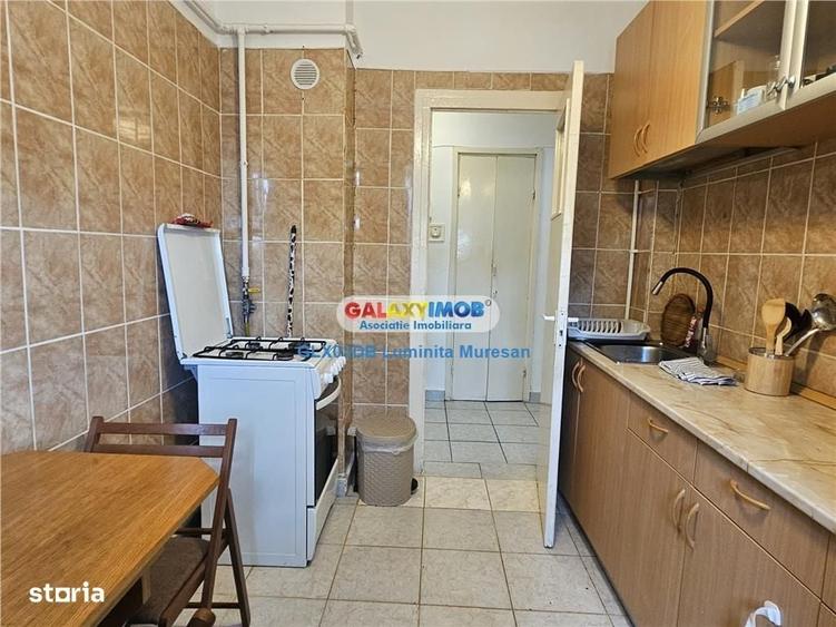 Vanzare apartament 3 camere semidecomandat Targoviste Micro 9 - 2