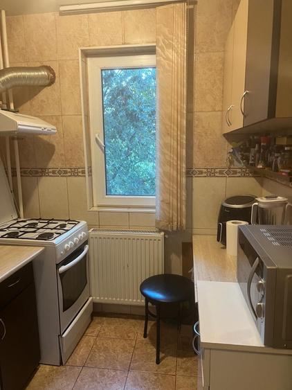 Apartament cu 2 camere semidecomandat în Berceni