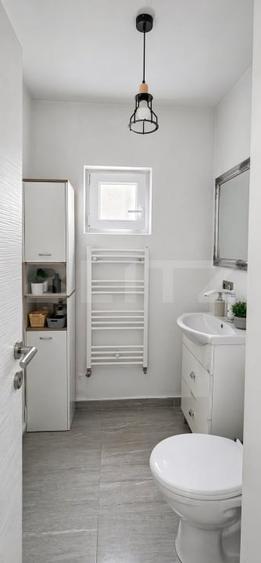 Apartament spațios cu 4 camere, complet mobilat și renovat modern, zonă C.R.Vivu - 11