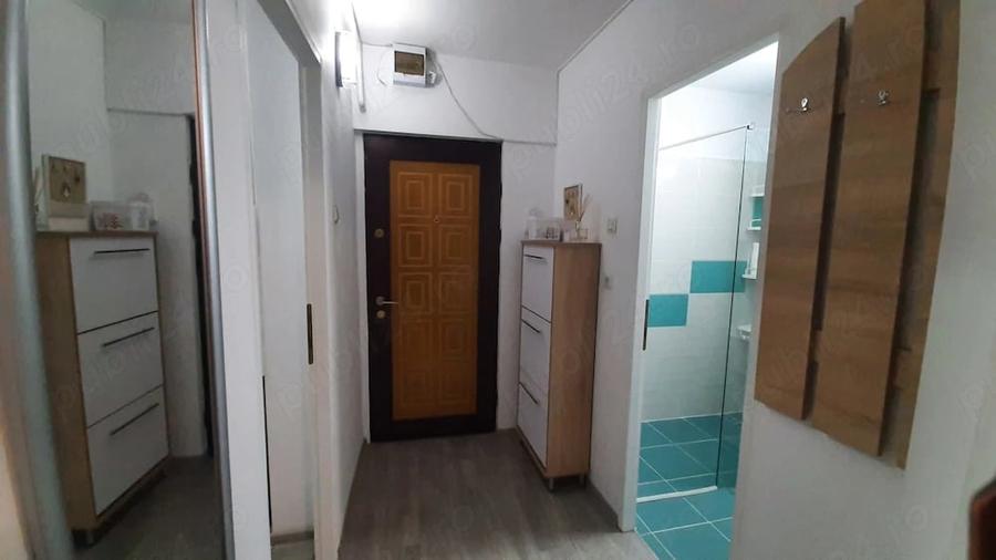 Garsonieră decomandată în Central