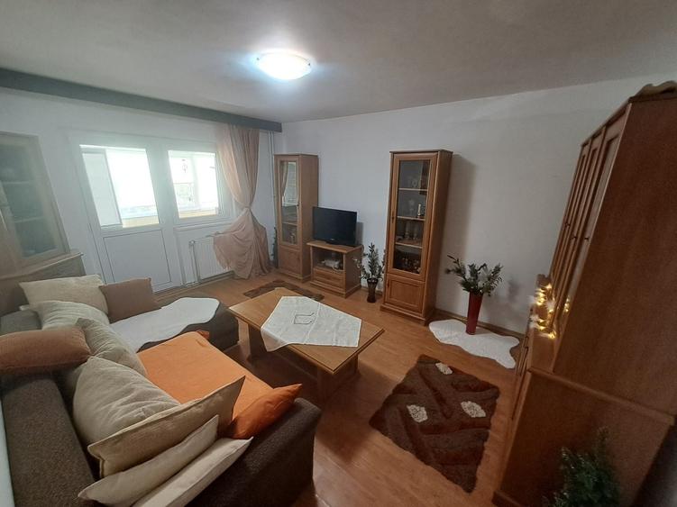 Apartament cu 2 camere decomandat în Răcădău