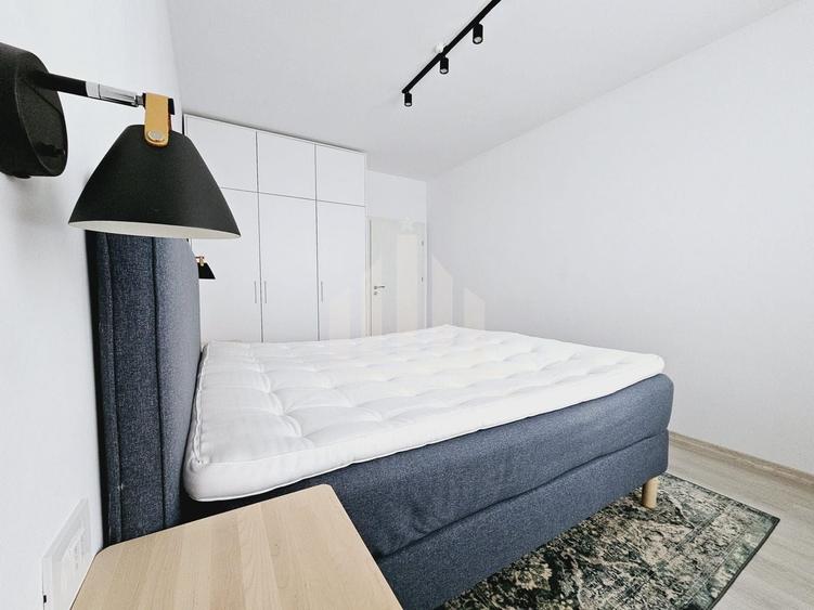 Apartament cu 3 camere decomandat, mobilat în Lipoveni