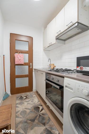Apartament cu 3 camere decomandat, mobilat în Alexandru cel Bun