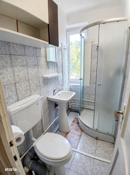 Garsonieră decomandată în Granit