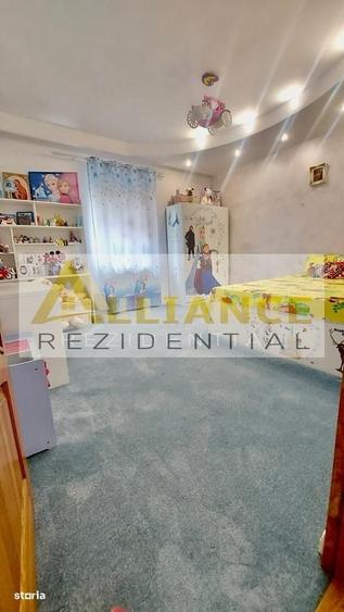 Casă cu 4 camere în Apărătorii Patriei