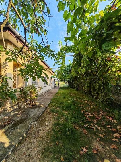 Casă cu 4 camere în Osica de Sus