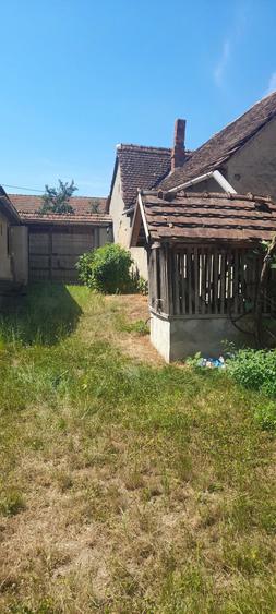 Casă cu 1 camere cu Teren 1000 Mp în Central