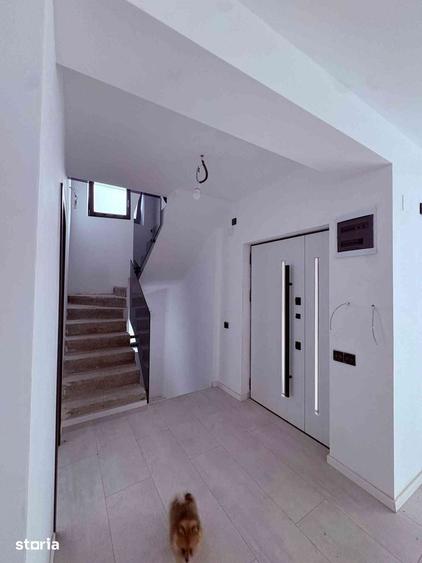 Casă cu 5 camere cu Teren 175 Mp în Tineretului
