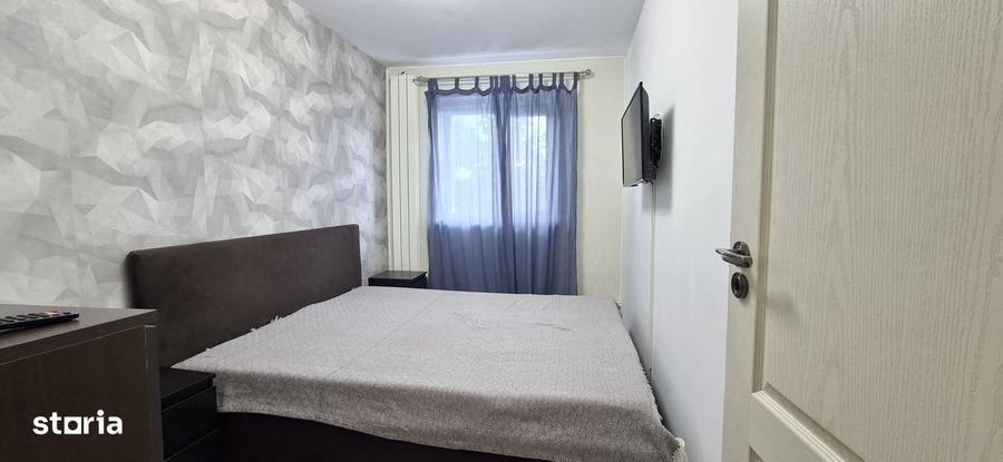 Apartament cu 3 camere decomandat în Micro 17