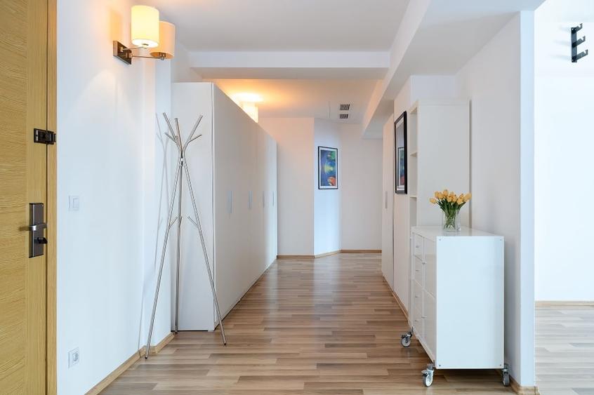 Apartament cu 3 camere decomandat, mobilat în Vitan-Bârzești