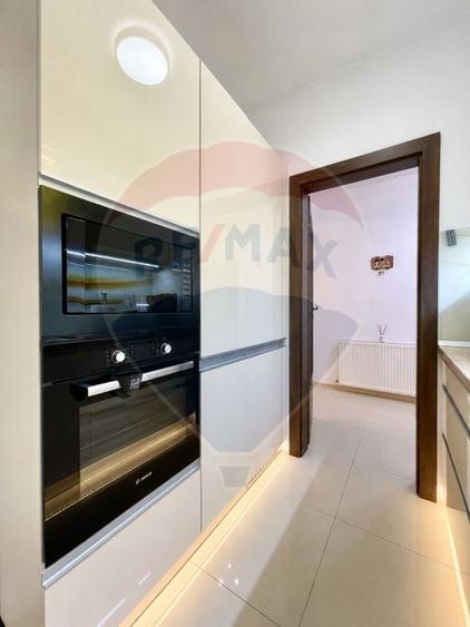 Apartament cu 3 camere de închiriat - 18
