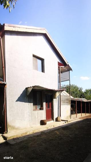 Casă cu 3 camere cu Teren 700 Mp în Tunari