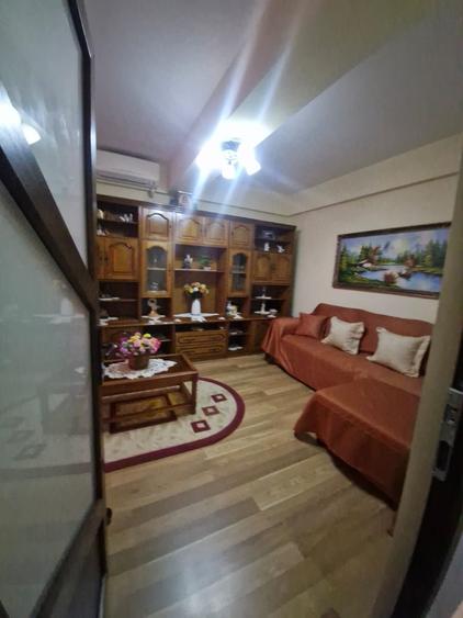 Casă cu 14 camere cu Teren 308 Mp în Tomis Nord