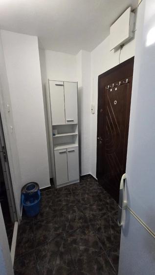 Garsonieră decomandată în Sud